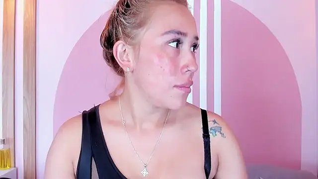 Lannajansen online show from April 6, 2026, 1:23 pm