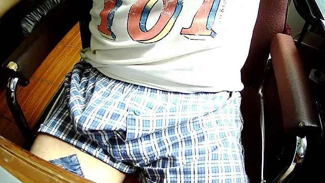 Andre16c online show from October 1, 2025, 6:36 pm