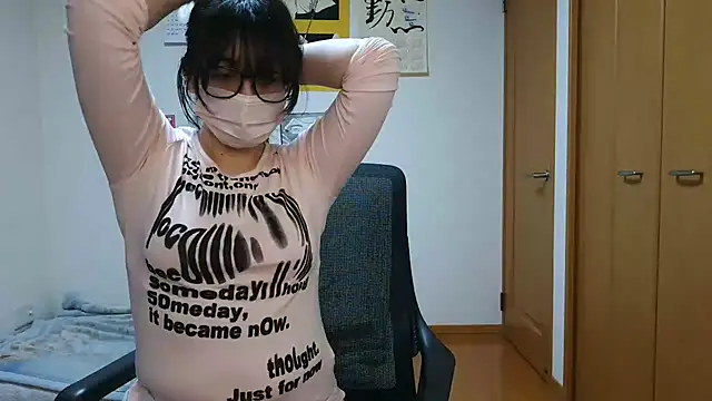 Sisi cute online show from March 12, 2026, 10:43 am