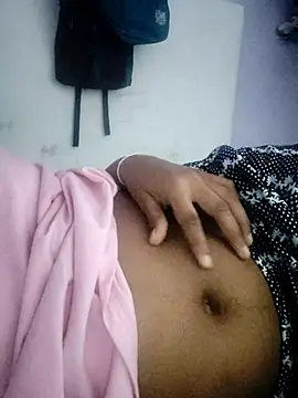 Red-Rose25 online show from October 12, 2025, 10:58 am