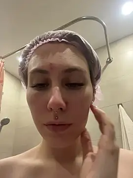 Snapshot of Molli_Luv chatting on November 12, 2025, 6:52 pm Molli Luv online show from November 12, 2025, 6:52 pm