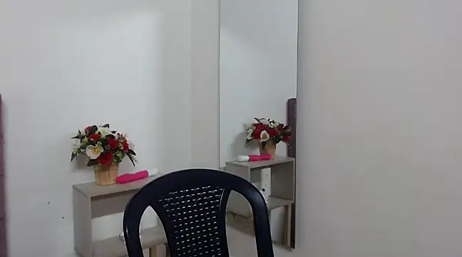 Snapshot of Sofii_Queen_ chatting on January 22, 2025, 6:10 pm Sofii Queen online show from January 22, 2025, 6:10 pm