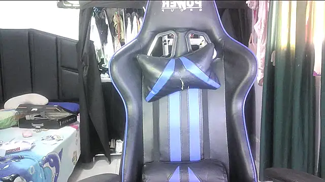 mariana0x online show from October 14, 2025, 7:47 pm