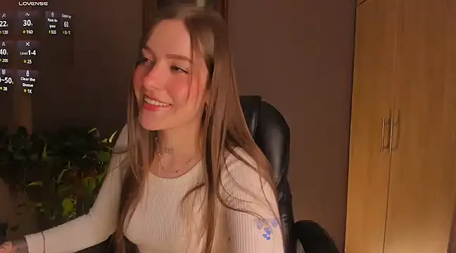 Snapshot of eilynxx chatting on February 2, 2025, 12:09 am eilynxx online show from February 2, 2025, 12:09 am