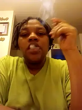 Snapshot of Big_BodyDee chatting on January 23, 2025, 12:25 am Big BodyDee online show from January 23, 2025, 12:25 am