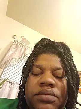 Snapshot of Big_BodyDee chatting on November 17, 2025, 1:55 am Big BodyDee online show from November 17, 2025, 1:55 am