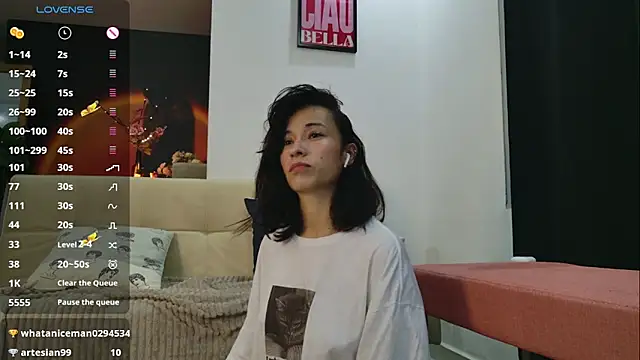 Snapshot of GerberaBlooms77 chatting on February 3, 2025, 12:25 am GerberaBlooms77 online show from February 3, 2025, 12:25 am