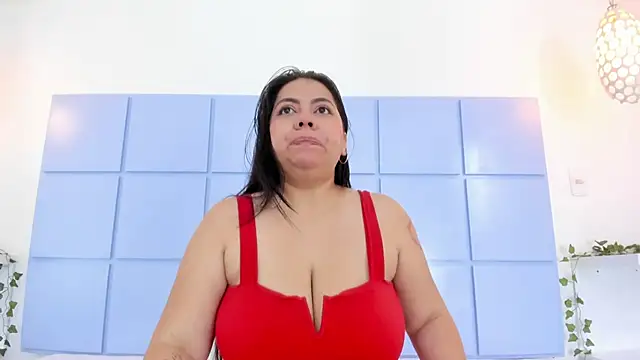 AmmyPike1 online show from November 14, 2025, 12:37 pm