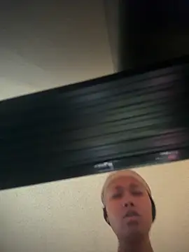 Snapshot of squirmxx10 chatting on January 7, 2026, 11:07 pm squirmxx10 online show from January 7, 2026, 11:07 pm