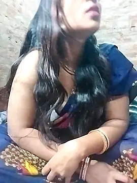 Snapshot of Simrandeshipp chatting on February 24, 2025, 5:20 pm Simrandeshipp online show from February 24, 2025, 5:20 pm