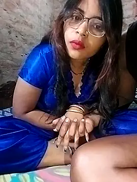 Snapshot of Simrandeshipp chatting on February 25, 2025, 8:19 pm Simrandeshipp online show from February 25, 2025, 8:19 pm