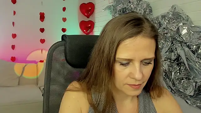 EmiliaBedy online show from February 18, 2025, 9:10 am