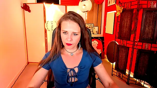 Snapshot of EmiliaBedy chatting on June 26, 2026, 5:12 am EmiliaBedy online show from June 26, 2026, 5:12 am