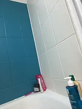 bunnythetailor online show from March 29, 2026, 8:42 pm