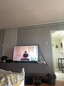 bunnythetailor online show from April 4, 2026, 6:33 am