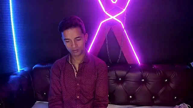 Snapshot of Nikki_and_Mayk chatting on November 28, 2025, 2:36 am Nikki and Mayk online show from November 28, 2025, 2:36 am