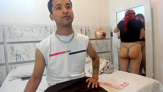 Snapshot of Nikki_and_Mayk chatting on February 27, 2026, 2:44 am Nikki and Mayk online show from February 27, 2026, 2:44 am