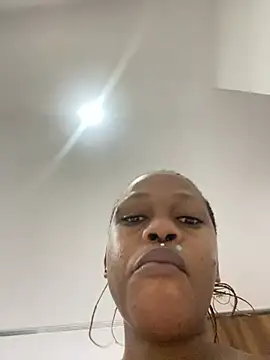 Boneca25 online show from March 25, 2026, 7:53 pm