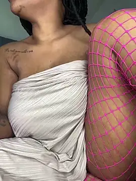 Boneca25 online show from May 22, 2026, 6:53 am