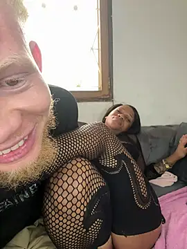 Boneca25 online show from June 27, 2026, 12:22 pm