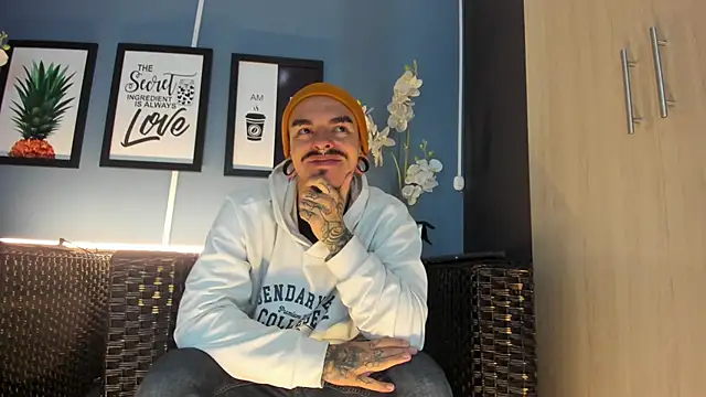 kaletattoo online show from November 25, 2025, 11:10 am