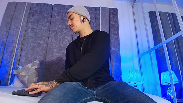 Snapshot of kaletattoo chatting on April 30, 2026, 10:54 am kaletattoo online show from April 30, 2026, 10:54 am