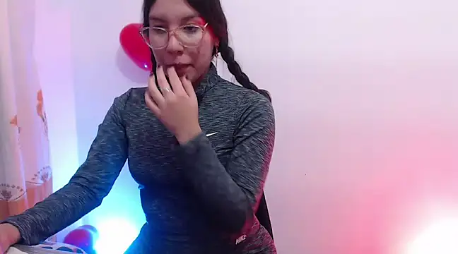 samathasexx online show from February 26, 2025, 4:25 am