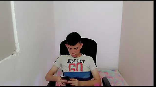 Alexxx lov online show from February 25, 2025, 12:34 pm