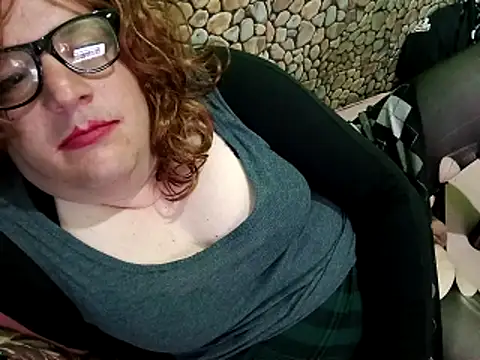 Snapshot of Adrianka chatting on April 29, 2026, 3:32 am Adrianka online show from April 29, 2026, 3:32 am