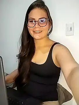 Snapshot of Vale_Saenzz chatting on January 27, 2025, 12:01 am Vale Saenzz online show from January 27, 2025, 12:01 am