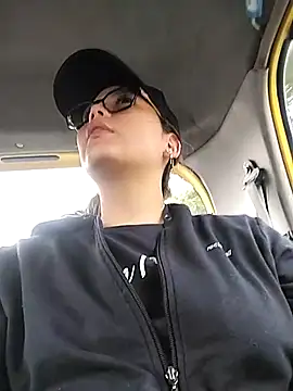 Snapshot of Vale_Saenzz chatting on March 2, 2025, 3:37 pm Vale Saenzz online show from March 2, 2025, 3:37 pm