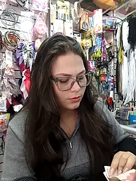 Snapshot of Vale_Saenzz chatting on February 18, 2026, 6:15 pm Vale Saenzz online show from February 18, 2026, 6:15 pm