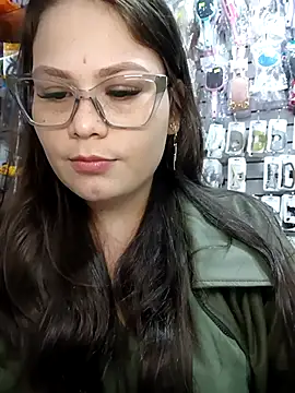 Snapshot of Vale_Saenzz chatting on February 24, 2026, 6:17 pm Vale Saenzz online show from February 24, 2026, 6:17 pm