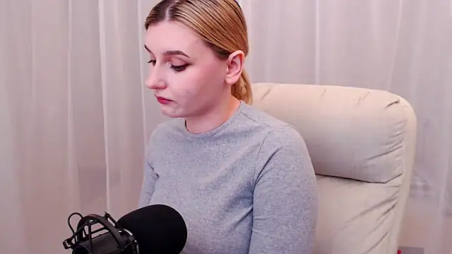 Freya Celestial online show from February 24, 2025, 1:53 pm