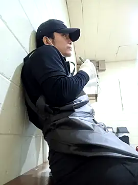 Snapshot of Doh728 chatting on January 24, 2025, 1:47 pm Doh728 online show from January 24, 2025, 1:47 pm