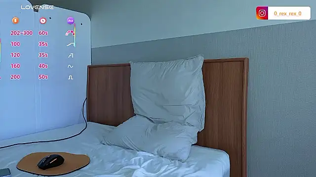 Snapshot of Doh728 chatting on October 10, 2025, 12:53 am Doh728 online show from October 10, 2025, 12:53 am