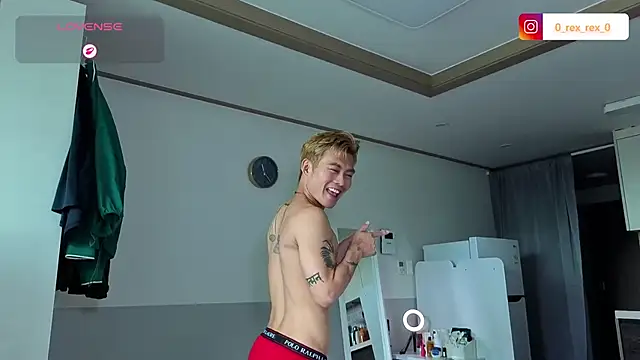 Snapshot of Doh728 chatting on October 21, 2025, 2:23 am Doh728 online show from October 21, 2025, 2:23 am