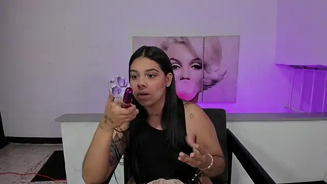 Emily rivera78 online show from September 19, 2025, 7:54 am