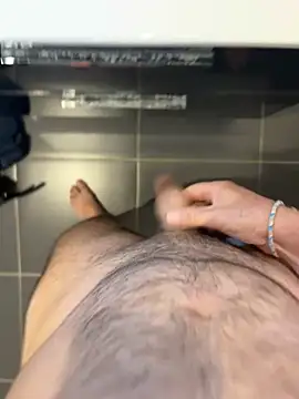 yannusgir33 online show from April 10, 2026, 4:23 pm