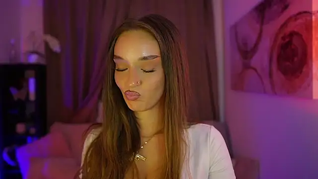 Clara Nia online show from September 14, 2025, 6:40 pm