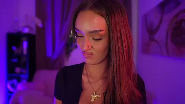 Clara Nia online show from September 21, 2025, 6:53 pm