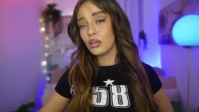 Clara Nia online show from February 6, 2026, 8:12 pm