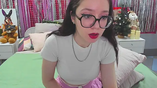 Snapshot of Alikka_Shykitty chatting on February 1, 2025, 9:00 am Alikka Shykitty online show from February 1, 2025, 9:00 am