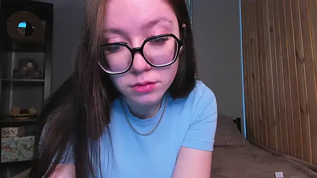 Snapshot of Alikka_Shykitty chatting on March 13, 2025, 3:00 am Alikka Shykitty online show from March 13, 2025, 3:00 am