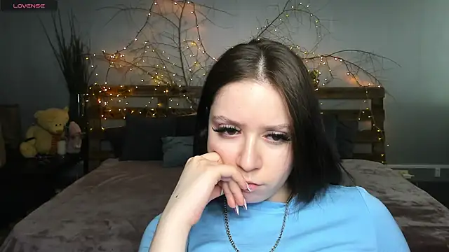 Snapshot of Alikka_Shykitty chatting on March 13, 2025, 10:26 am Alikka Shykitty online show from March 13, 2025, 10:26 am