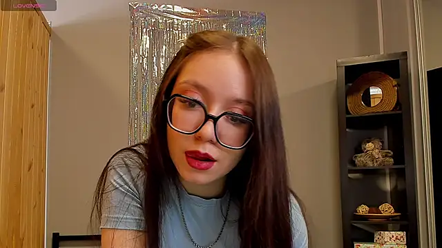 Snapshot of Alikka_Shykitty chatting on March 21, 2025, 6:49 am Alikka Shykitty online show from March 21, 2025, 6:49 am