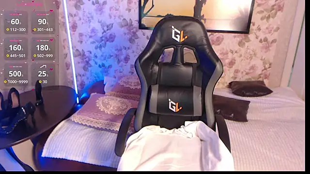 Snapshot of AliciaBlondes chatting on February 7, 2026, 8:07 am AliciaBlondes online show from February 7, 2026, 8:07 am