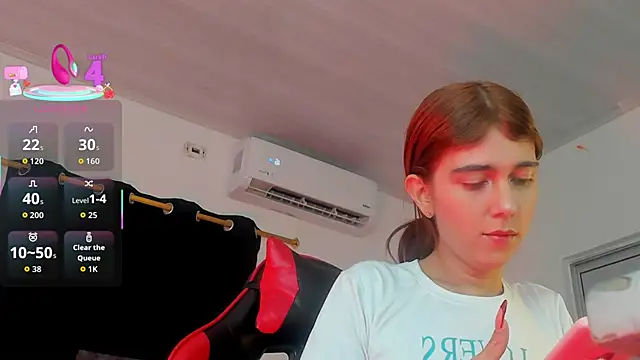 Snapshot of Nicol_TransGirl chatting on February 23, 2026, 4:54 am Nicol TransGirl online show from February 23, 2026, 4:54 am