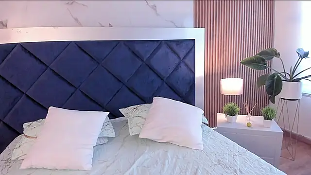 Snapshot of IsabelaWoods chatting on February 19, 2026, 10:39 pm IsabelaWoods online show from February 19, 2026, 10:39 pm