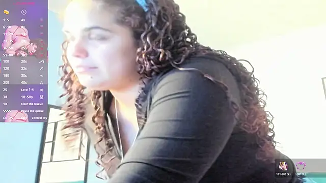 Snapshot of ninna_curly chatting on April 6, 2026, 5:19 am ninna curly online show from April 6, 2026, 5:19 am